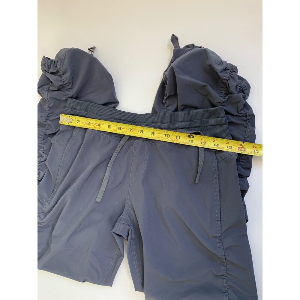 Under Armour Gray Loose Fit Adjustable Waistband Scrunched Leg Pants Size Medium - Picture 11 of 13